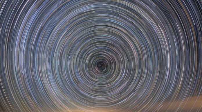 Desi Ébranle le Modèle Cosmologique de l’Univers Desi Ébranle le Modèle Cosmologique de l'Univers