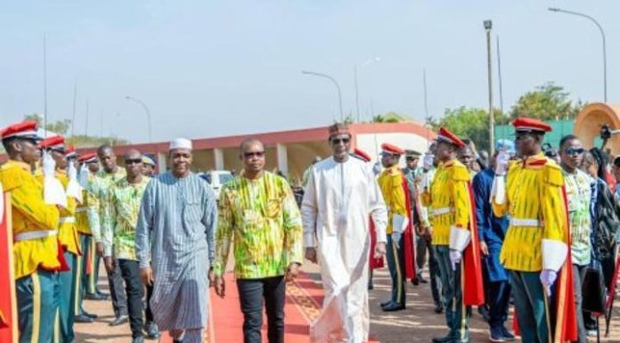 Manifeste de la Révolution Progressiste Disponible Manifeste de la Révolution Progressiste Disponible