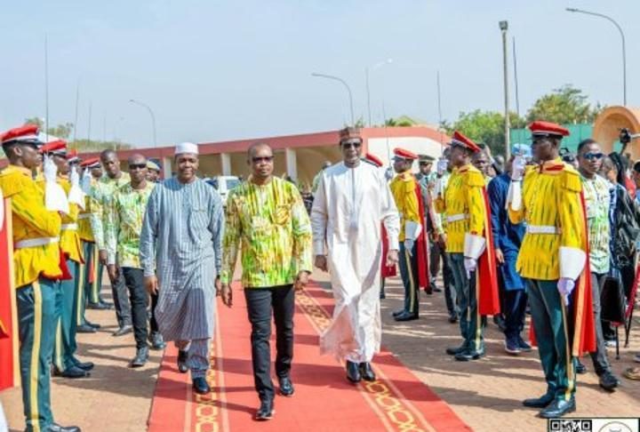 Manifeste de la Révolution Progressiste Disponible Manifeste de la Révolution Progressiste Disponible