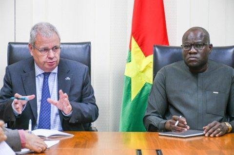 L’État plaide pour un leadership national renforcé dans la mise en œuvre des projets et programmes L’État plaide pour un leadership national renforcé dans la mise en œuvre des projets et programmes