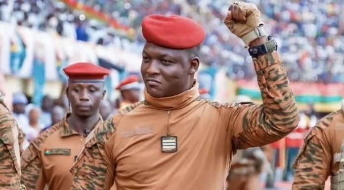 Burkina: du Mythe de la Libération À la Normalisation Burkina: du Mythe de la Libération À la Normalisation