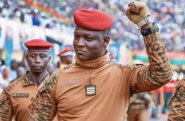 Burkina: du Mythe de la Libération À la Normalisation Burkina: du Mythe de la Libération À la Normalisation