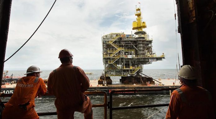 Chevron Revoit-Elle Sa Stratégie D’Investissement en Afrique? Chevron Revoit-Elle Sa Stratégie D'Investissement en Afrique?