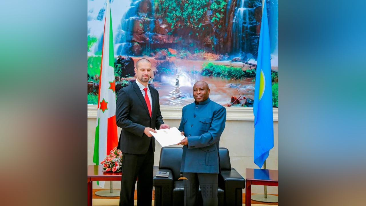 Le Président Ndayishimiye reçoit les lettres de créance de 6 ambassadeurs