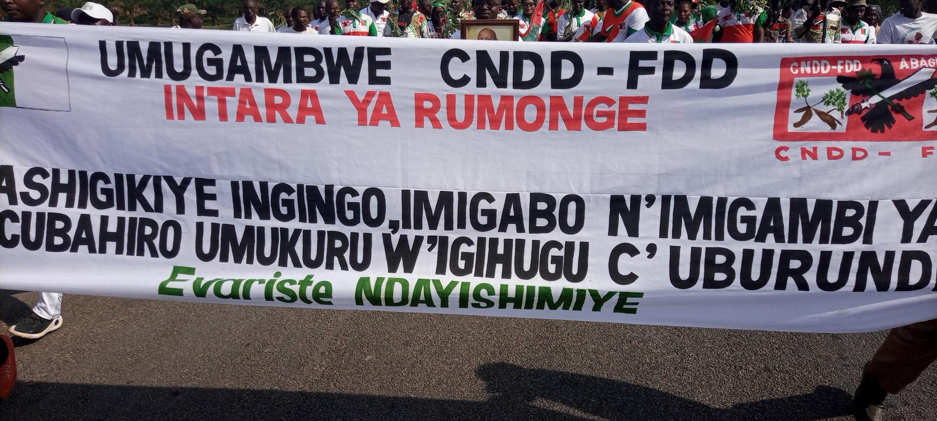 Burundi : Mobilisation de Bagumyabanga à Rumonge remerciant le Chef de l’Etat Burundi : Mobilisation de Bagumyabanga à Rumonge remerciant le Chef de l’Etat