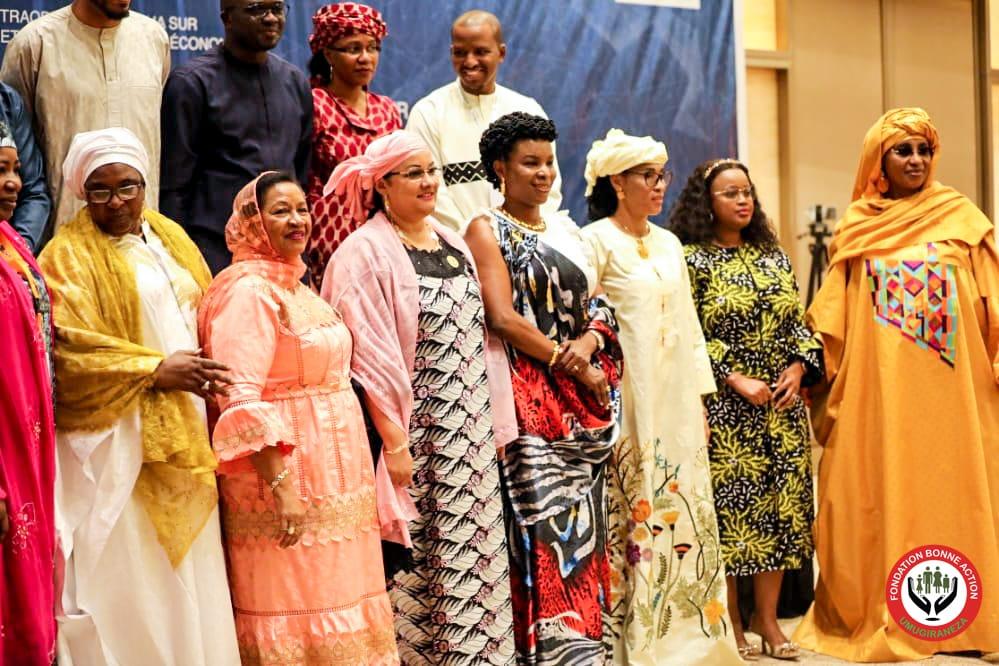 La 1ère Dame au forum de haut niveau des femmes africaines transformatrices à Niamey / Niger