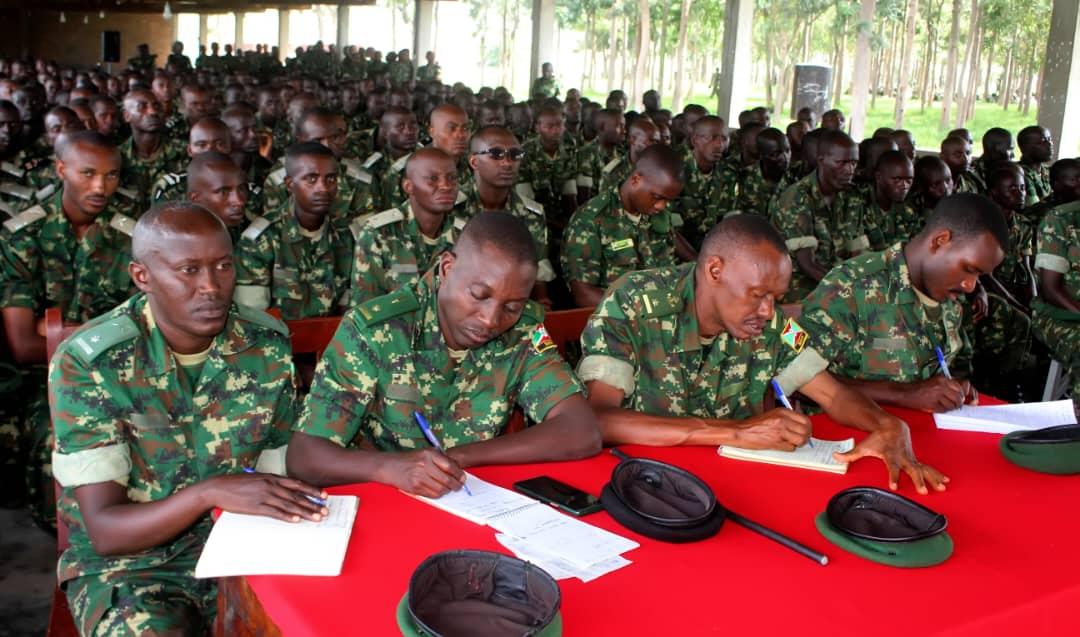 Causerie morale des militaires FDNB avant leur déploiement en RDC Causerie morale des militaires FDNB avant leur déploiement en RDC