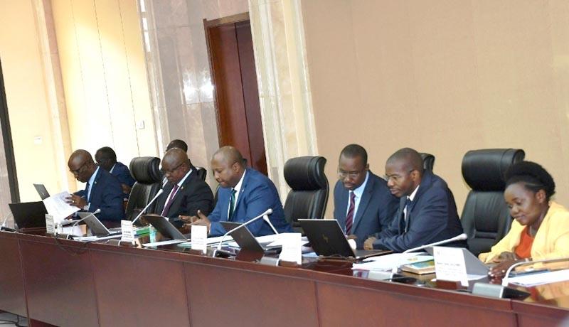 Budget général de l’Etat 2023-2024 : Les recettes sur la téléphonie mobile et les documents de voyage seront revues à la hausse Budget général de l’Etat 2023-2024 : Les recettes sur la téléphonie mobile et les documents de voyage seront revues à la hausse