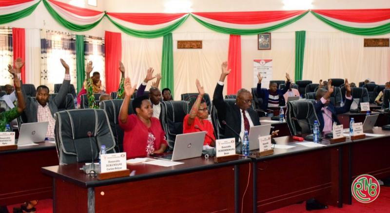 Le Sénat adopte le projet de loi portant modification du Code de Procédures Civiles du Burundi Le Sénat adopte le projet de loi portant modification du Code de Procédures Civiles du Burundi