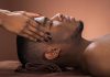 Massage de la tête au salon de coiffure : bien plus qu’un massage Massage de la tête au salon de coiffure : bien plus qu’un massage