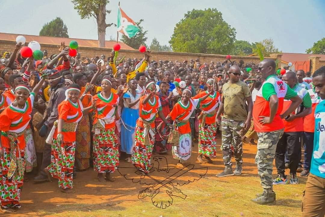Ndikuriyo Révérien en Tournée Inspirante dans la Province de Ngozi Ndikuriyo Révérien en Tournée Inspirante dans la Province de Ngozi