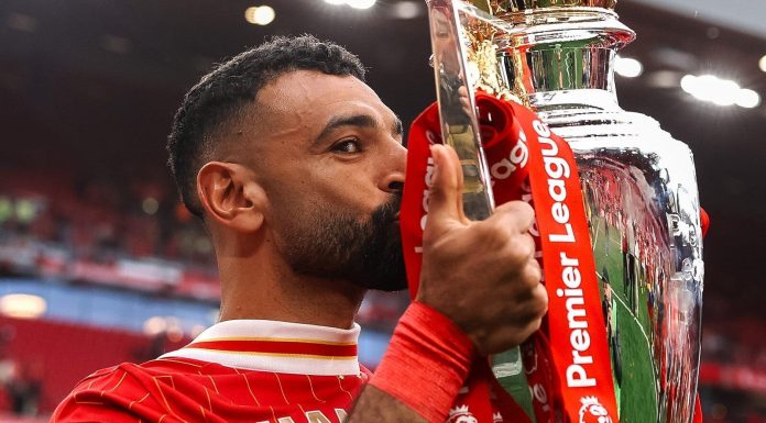 Liverpool: Mohamed Salah Marque But Historique (Vidéo) Liverpool: Mohamed Salah Marque But Historique (Vidéo)