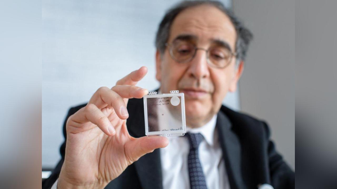 Implant Sous-Rétinien Redonne Vue aux Patients DMLA Implant Sous-Rétinien Redonne Vue aux Patients DMLA