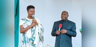 Ndayishimiye Présente la Nouvelle Administratrice de Matana Ndayishimiye Présente la Nouvelle Administratrice de Matana