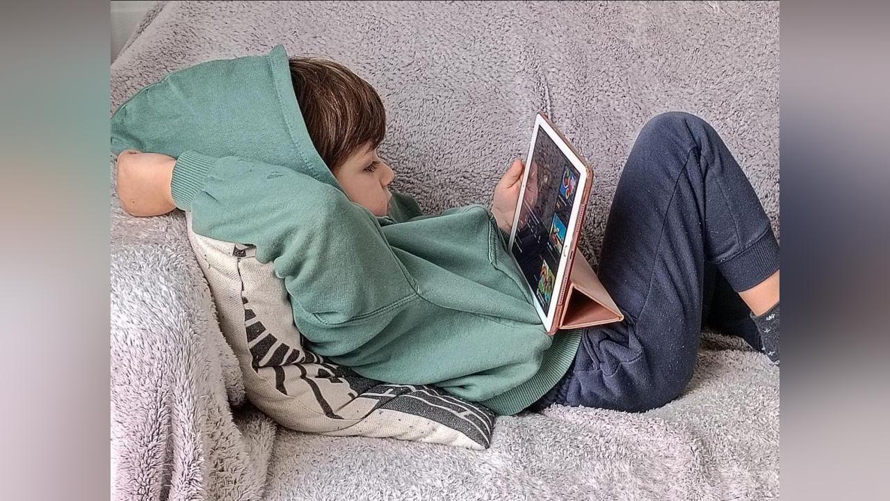 Impact des Écrans sur les Enfants de Moins de 6 Ans Impact des Écrans sur les Enfants de Moins de 6 Ans