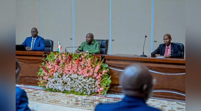 Chef de L’État Burundais Encourage Médias à Agir Chef de L'État Burundais Encourage Médias à Agir