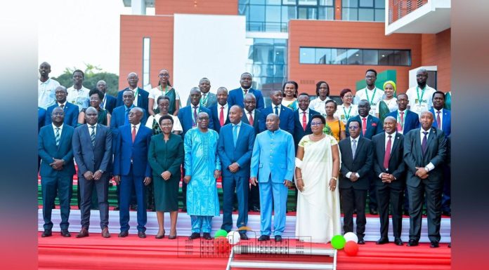 Inauguration de L’Immeuble Ikirezi et Bourse du Burundi Inauguration de L'Immeuble Ikirezi et Bourse du Burundi