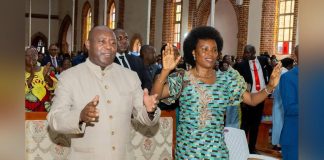 Famille Présidentielle Célébre Noël à Mugera Famille Présidentielle Célébre Noël à Mugera