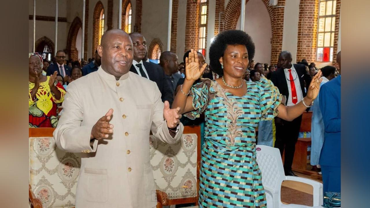 Famille Présidentielle Célébre Noël à Mugera Famille Présidentielle Célébre Noël à Mugera