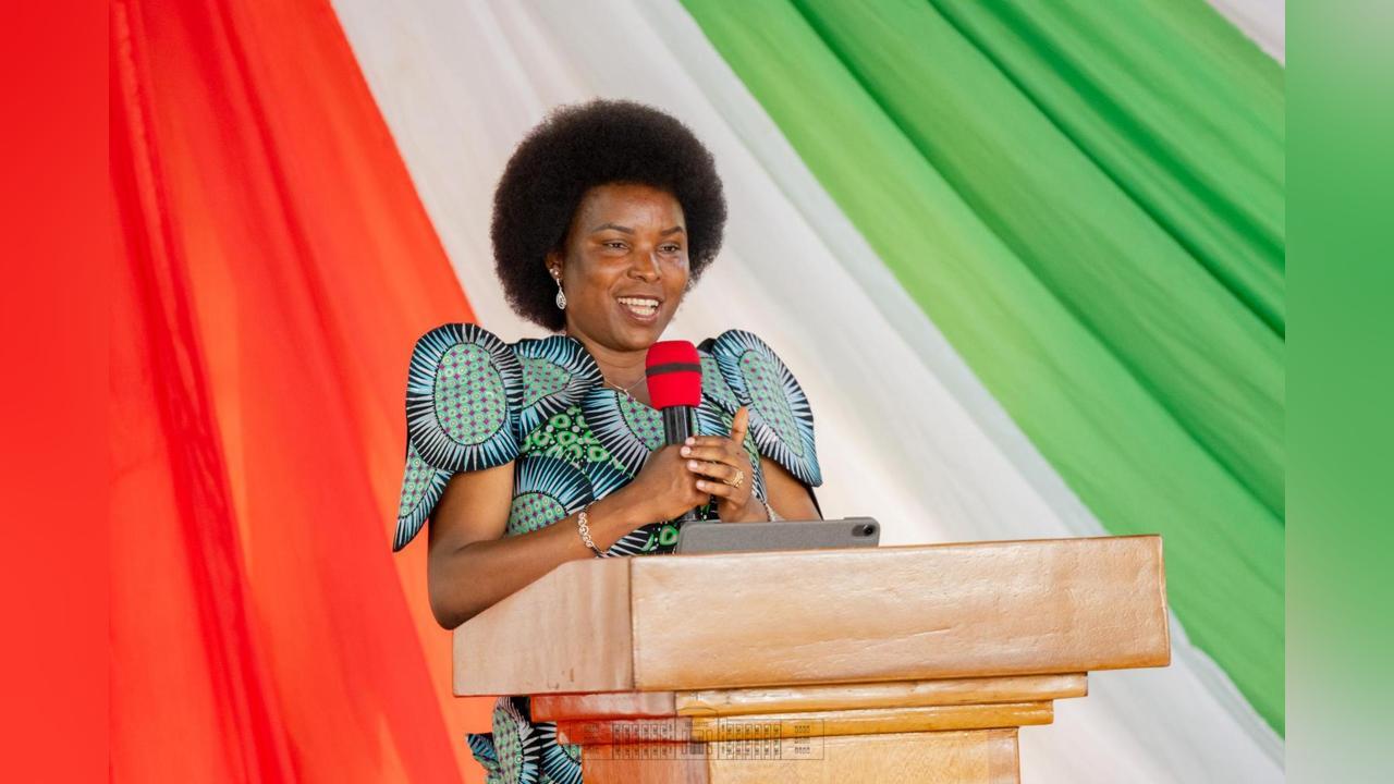 Première Dame Encourage Jeunes à Valoriser Talents Première Dame Encourage Jeunes à Valoriser Talents