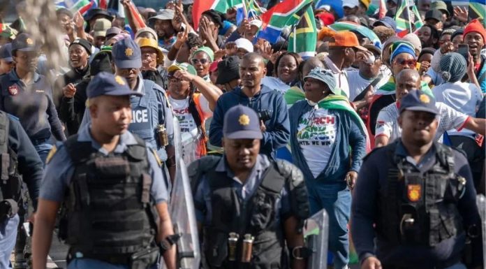 Le Parlement Africain Condamne les Violences Xénophobes Le Parlement Africain Condamne les Violences Xénophobes