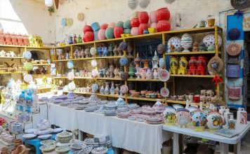 Une Famille Tunisienne Préserve la Poterie de Nabeul depuis 170 Ans Une Famille Tunisienne Préserve la Poterie de Nabeul depuis 170 Ans