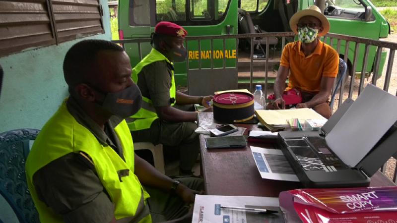 Cameroun - Prevention routière: La Gendarmerie se dote d'une imprimante HD pour dissiper les doutes des usagers Cameroun - Prevention routière: La Gendarmerie se dote d'une imprimante HD pour dissiper les doutes des usagers