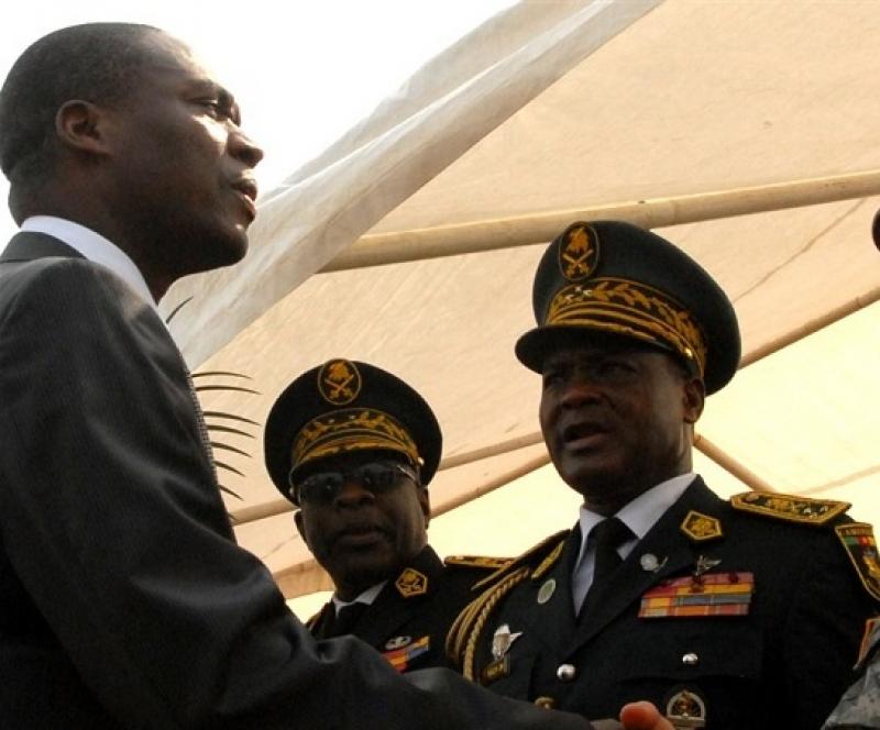 Cameroun - Parlement: Les députés questionnent le ministre de la Défense Joseph Beti Assomo sur l’âge de départ à la retraite des officiers généraux Cameroun - Parlement: Les députés questionnent le ministre de la Défense Joseph Beti Assomo sur l’âge de départ à la retraite des officiers généraux