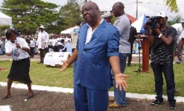 Obsèques de Mendo Ze: Benjamin Zebaze dévoile tout sur les fleurs de Chantal Biya Obsèques de Mendo Ze: Benjamin Zebaze dévoile tout sur les fleurs de Chantal Biya