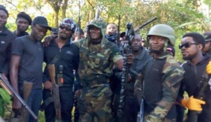 VIDEO EXCLUSIVE: les éléments de Field Marshall attaquent et détruisent un convoi de l'armée VIDEO EXCLUSIVE: les éléments de Field Marshall attaquent et détruisent un convoi de l'armée