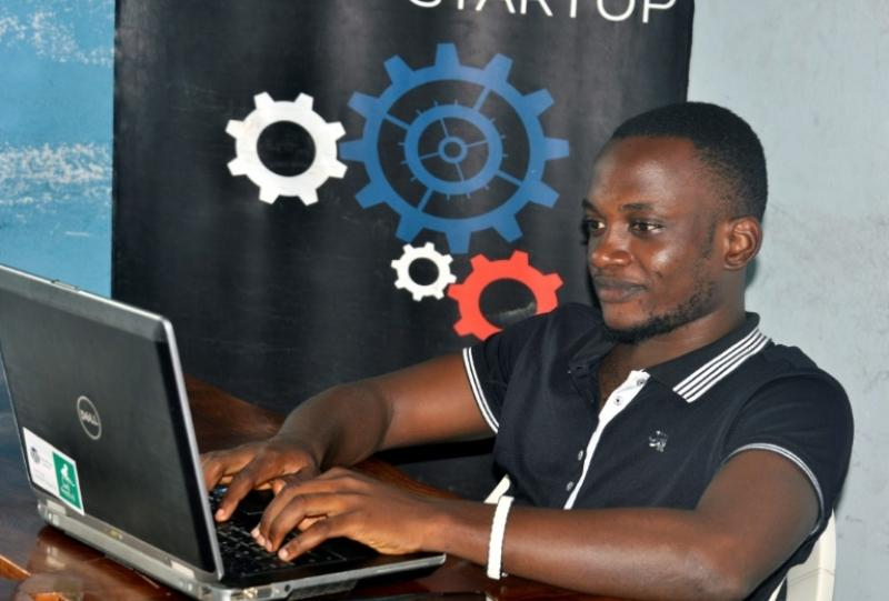 Cameroun - Fête du travail 2021: Un an après l'apparition de la pandemie du covid-19, des travailleurs toujours au chômage technique Cameroun - Fête du travail 2021: Un an après l'apparition de la pandemie du covid-19, des travailleurs toujours au chômage technique