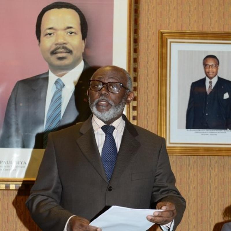 Cameroun - Décès d’Idriss Deby Itno: Le ministre des Relations Extérieures Lejeune Mbella Mbella signe, au nom du gouvernement, le livre de condoléances ouvert à l’ambassade du Tchad Cameroun - Décès d’Idriss Deby Itno: Le ministre des Relations Extérieures Lejeune Mbella Mbella signe, au nom du gouvernement, le livre de condoléances ouvert à l’ambassade du Tchad