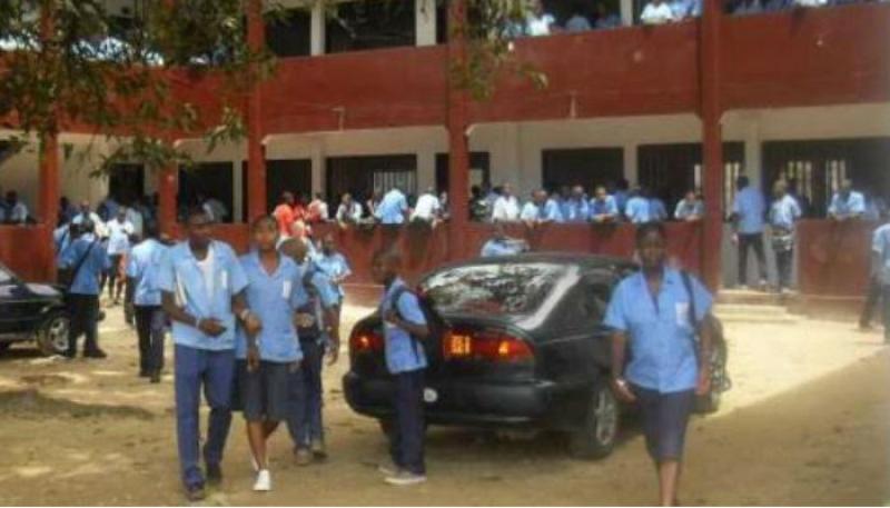 Cameroun - Consommation de la drogue en milieu jeune: La mairie de Douala lance une campagne de sensibilisation contre la consommation des stupéfiants dans les établissements scolaires de la ville Cameroun - Consommation de la drogue en milieu jeune: La mairie de Douala lance une campagne de sensibilisation contre la consommation des stupéfiants dans les établissements scolaires de la ville