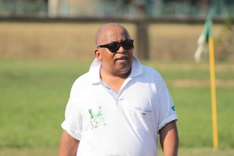 Cameroun - Football: Le musicien Ben Decca, Directeur des opérations du Léopard sportif de Douala, à couteaux tirés avec le président du conseil d’administration du club, Richard Ekoube Cameroun - Football: Le musicien Ben Decca, Directeur des opérations du Léopard sportif de Douala, à couteaux tirés avec le président du conseil d’administration du club, Richard Ekoube