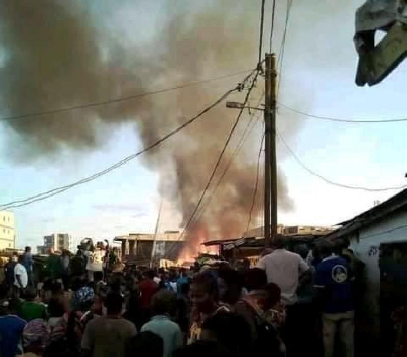 Cameroun - Incendie: Près d'une dizaine de boutiques calcinées au marché Dakar de Douala Cameroun - Incendie: Près d'une dizaine de boutiques calcinées au marché Dakar de Douala