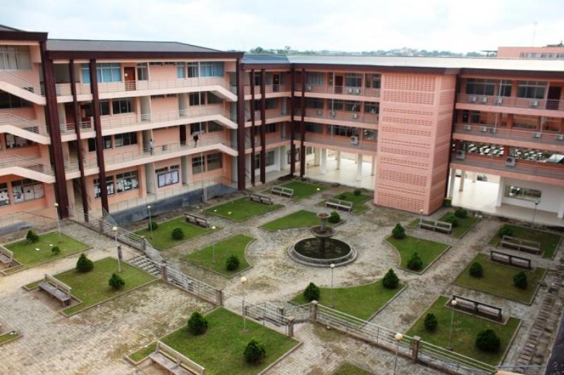 Cameroun - Partenariat: L’Ecole polytechnique de Douala et l’entreprise Multi Services et Matériels Industriels signent une convention pour la formation des élèves ingénieurs Cameroun - Partenariat: L’Ecole polytechnique de Douala et l’entreprise Multi Services et Matériels Industriels signent une convention pour la formation des élèves ingénieurs