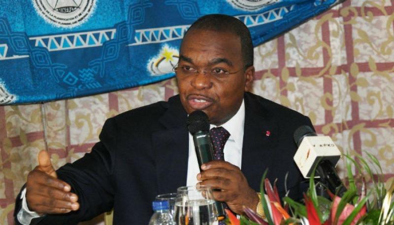 Cameroun - Relance des économies africaines: Le ministre Louis Paul Motaze représente Paul Biya au sommet de Paris Cameroun - Relance des économies africaines: Le ministre Louis Paul Motaze représente Paul Biya au sommet de Paris