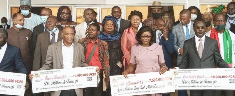 Cameroun - Football: La Communauté Urbaine de Yaoundé offre un appui financier de 35 millions de FCFA aux clubs de Yaoundé Cameroun - Football: La Communauté Urbaine de Yaoundé offre un appui financier de 35 millions de FCFA aux clubs de Yaoundé