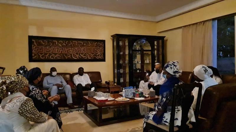 Cameroun/Sénégal - Décès de Germaine Ahidjo: La visite du président sénégalais Macky Sall à la famille Ahidjo en images (VIDEO) Cameroun/Sénégal - Décès de Germaine Ahidjo: La visite du président sénégalais Macky Sall à la famille Ahidjo en images (VIDEO)