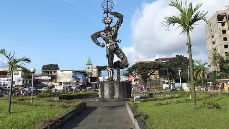 Mobilité urbaine: La Communauté urbaine de Douala aménage une nouvelle aire de stationnement pour taxis et mototaxis au Rond-Point Deïdo Mobilité urbaine: La Communauté urbaine de Douala aménage une nouvelle aire de stationnement pour taxis et mototaxis au Rond-Point Deïdo