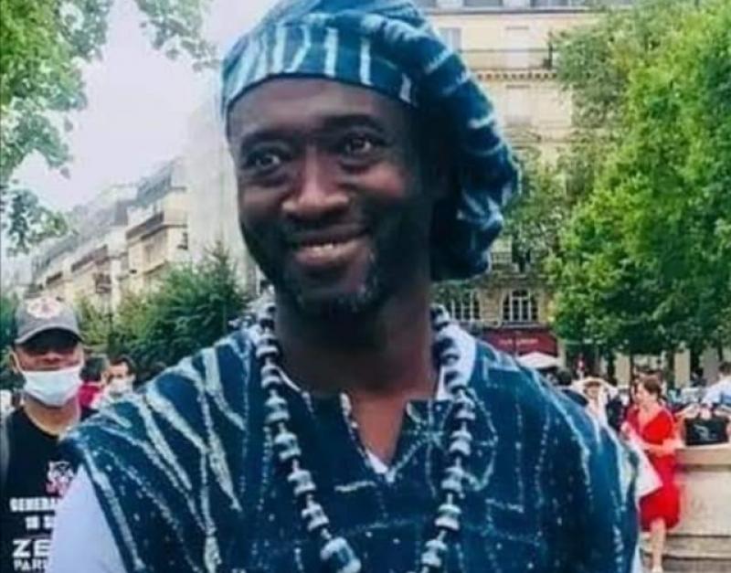 Saccages à l’ambassade du Cameroun à Paris: L’activiste Calibri Calibro jubile après sa condamnation à 03 mois de prison avec sursis Saccages à l’ambassade du Cameroun à Paris: L’activiste Calibri Calibro jubile après sa condamnation à 03 mois de prison avec sursis
