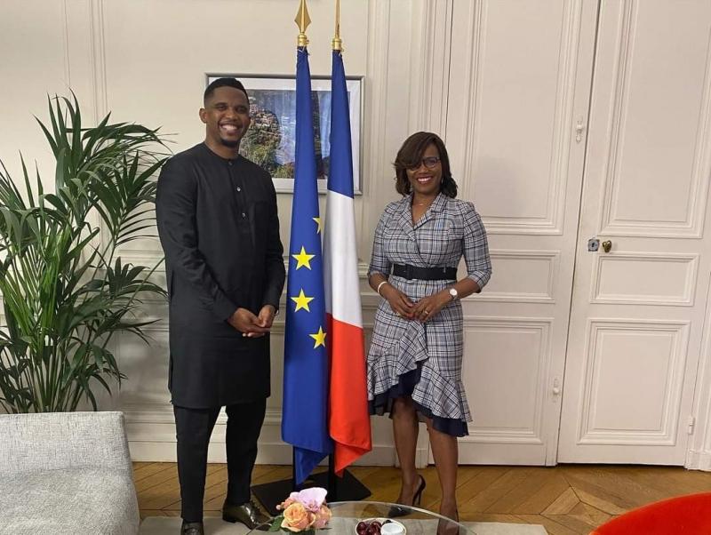 Cameroun/France - Égalité: Samuel Eto'o parle de discriminations et d'égalité avec Élisabeth Moreno, ministre chargée de l’Égalité entre les femmes et les hommes, de la Diversité et de l’Égalité des chances en France. Cameroun/France - Égalité: Samuel Eto'o parle de discriminations et d'égalité avec Élisabeth Moreno, ministre chargée de l’Égalité entre les femmes et les hommes, de la Diversité et de l’Égalité des chances en France.