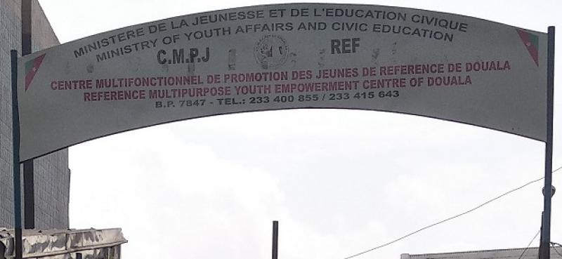 Emploi jeune: 57 nouveaux diplômés du Centre multifonctionnel de promotion des jeunes de référence de Douala reçoivent leurs diplômes de fin de formation Emploi jeune: 57 nouveaux diplômés du Centre multifonctionnel de promotion des jeunes de référence de Douala reçoivent leurs diplômes de fin de formation