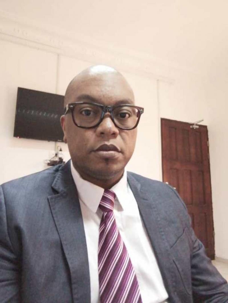 Cameroun – Réaction: Les avocats d'Eric Christian Nya, annoncent une plainte en France contre la femme qui accuse l'animateur de la CRTV d’être l’amant de son mari Cameroun – Réaction: Les avocats d'Eric Christian Nya, annoncent une plainte en France contre la femme qui accuse l'animateur de la CRTV d’être l’amant de son mari