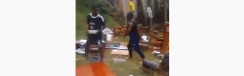 Cameroun – Yaoundé: Le sénateur RDPC Obam Assam accusé dans une opération de déguerpissement forcé de plusieurs familles au quartier Awae-Escalier Cameroun – Yaoundé: Le sénateur RDPC Obam Assam accusé dans une opération de déguerpissement forcé de plusieurs familles au quartier Awae-Escalier