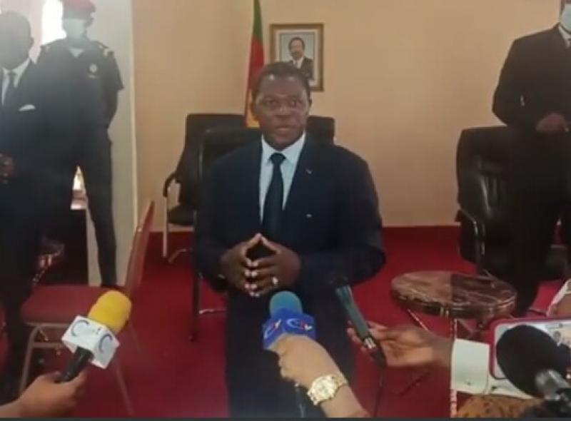 Cameroun – Coronavirus : Paul Atanga Nji prescrit le vaccin anti Covid-19 à tout le personnel du ministère de l’Administration Territoriale Cameroun – Coronavirus : Paul Atanga Nji prescrit le vaccin anti Covid-19 à tout le personnel du ministère de l’Administration Territoriale