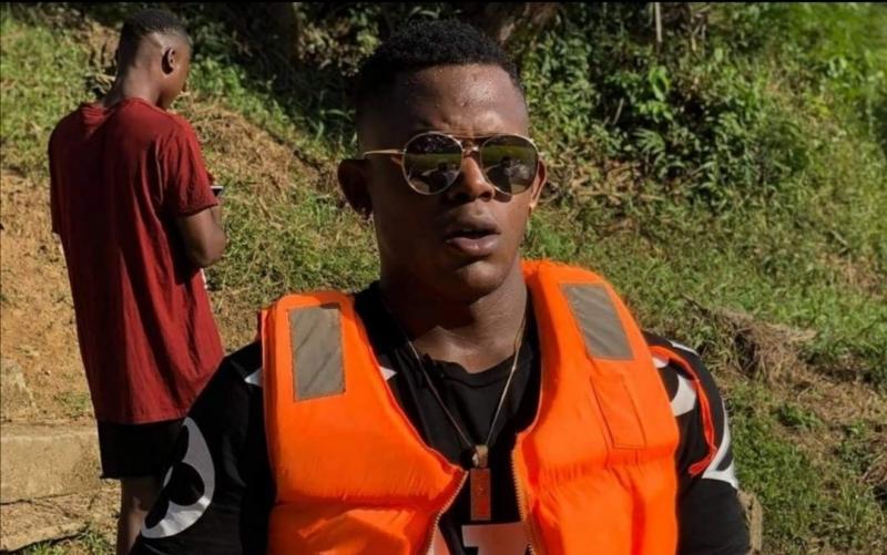Cameroun – Justice : Poursuivi pour « homicide involontaire » de la jeune Erica Mouliom dans un accident, l’artiste Tenor plaide coupable Cameroun – Justice : Poursuivi pour « homicide involontaire » de la jeune Erica Mouliom dans un accident, l’artiste Tenor plaide coupable