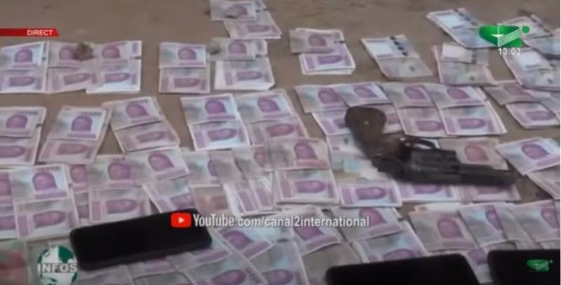 Cameroun – Grand banditisme: Quatre présumés braqueurs soupçonnés d'avoir volé 21 millions de Francs CFA près d’Edéa arrêtés à Bertoua Cameroun – Grand banditisme: Quatre présumés braqueurs soupçonnés d'avoir volé 21 millions de Francs CFA près d’Edéa arrêtés à Bertoua