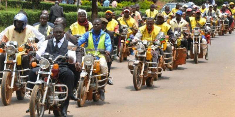 Désordre urbain : Le Préfet du Mfoundi, Emmanuel Djikdent, annonce une opération musclée d’assainissement du secteur des mototaxis Désordre urbain : Le Préfet du Mfoundi, Emmanuel Djikdent, annonce une opération musclée d’assainissement du secteur des mototaxis