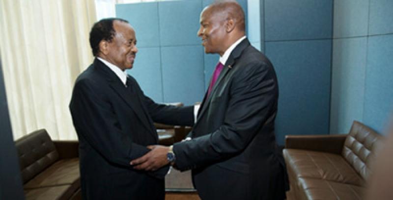 Diplomatie : De retour de l’Assemblée générale de l’ONU, le président centrafricain, Faustin Archange Touadéra, a transité par Yaoundé, et a été accueilli par Joseph Dion Ngute Diplomatie : De retour de l’Assemblée générale de l’ONU, le président centrafricain, Faustin Archange Touadéra, a transité par Yaoundé, et a été accueilli par Joseph Dion Ngute